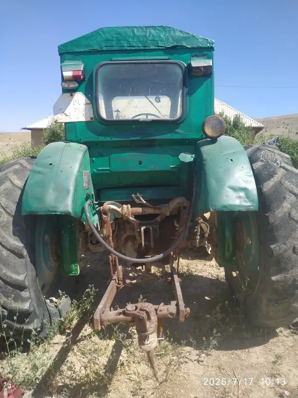 Traktor sotiladi 8 Traktor sotiladi 8