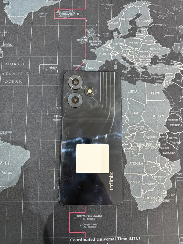 Infinix Hot 30 / 256 gb 2 Infinix Hot 30 / 256 gb 2