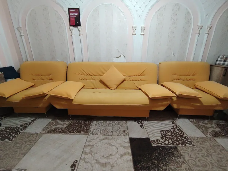 диван с двумя креслами 3