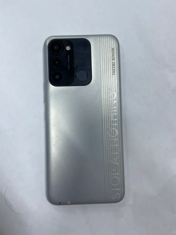 Techno spark 8c