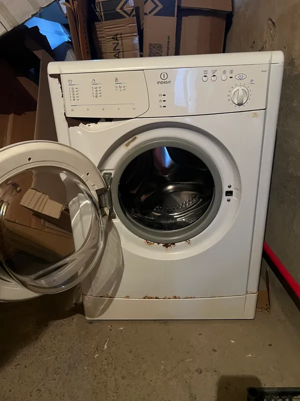 Indesit 5 kg.
