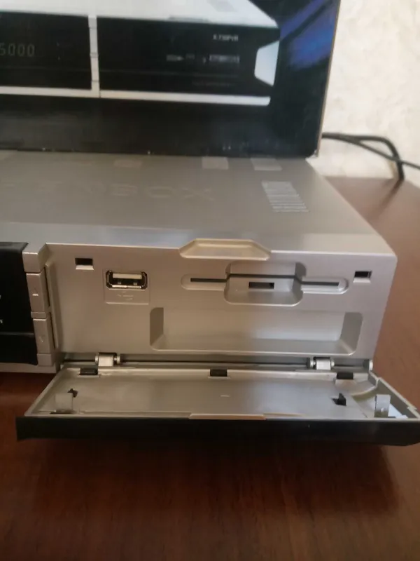 Спутниковый тюнер для параболической антенны Openbox 730PVR — фото 1