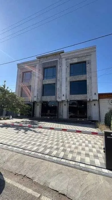Отдельностоящее здание с ремонтом вдоль дороги — фото 4