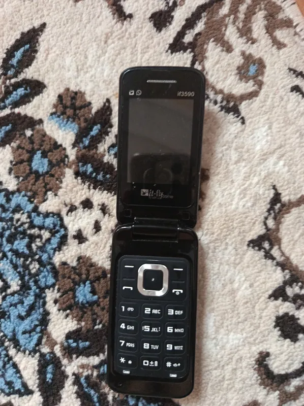 Bu telefon markası it - fly 1 Bu telefon markası it - fly 1