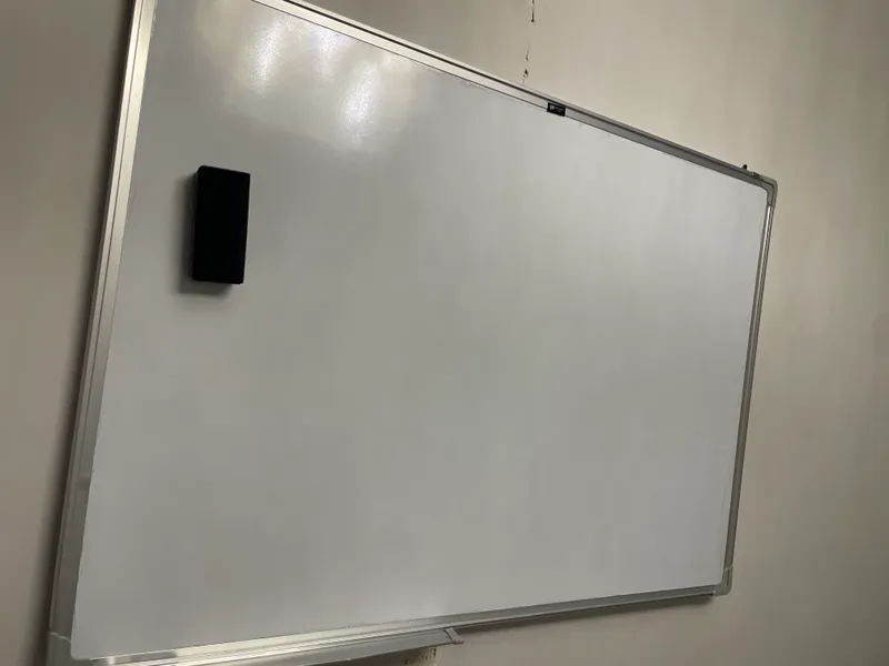 Whiteboard. O‘lchami: 70:100 3