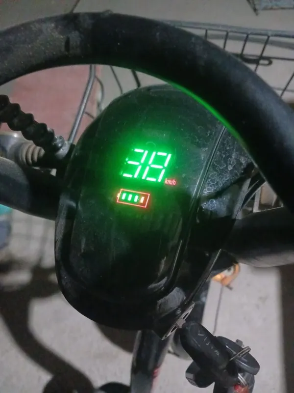 Skutr 100 zaryad bilan 45 km chiqadio 1 Skutr 100 zaryad bilan 45 km chiqadio 1