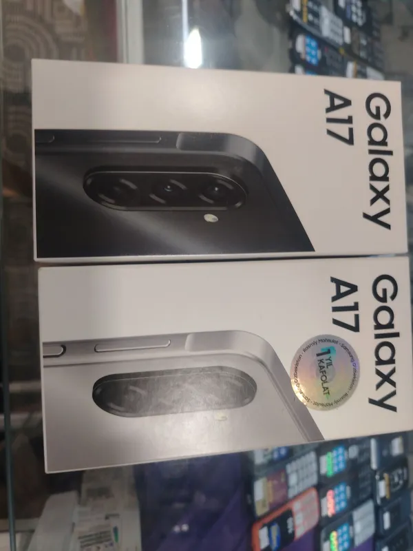 Samsung A17 yangi qora va kulrang Samsung A17 yangi qora va kulrang