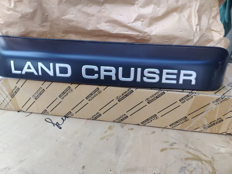 Land Cruiser 105 Деталь открывания задних дверей 1