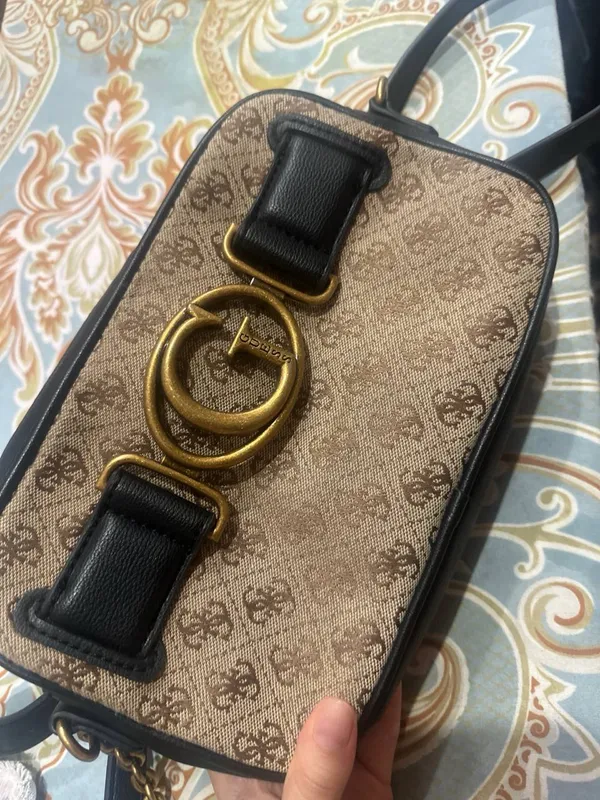 Сумка оригинал от Guess