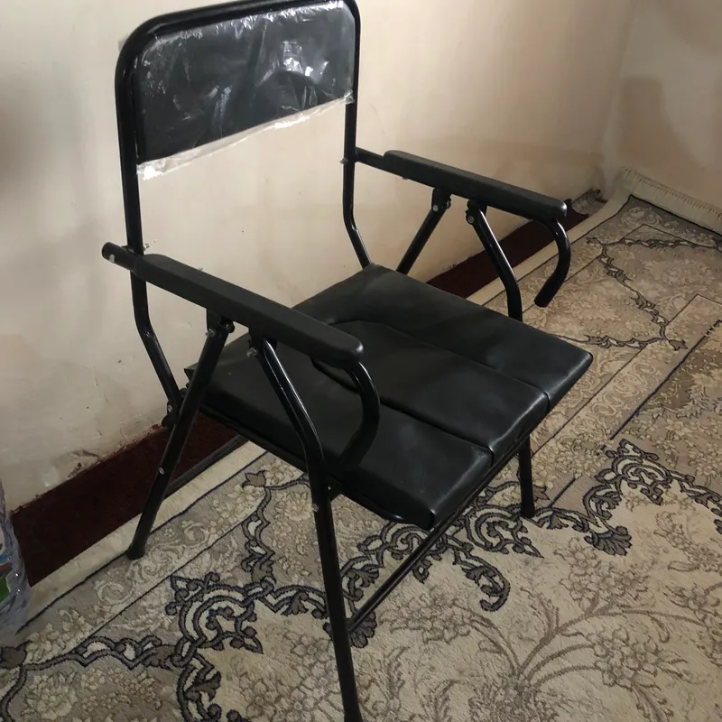 Tualetga borishga qiynaladiganlar uchun stul hojat — фото 2