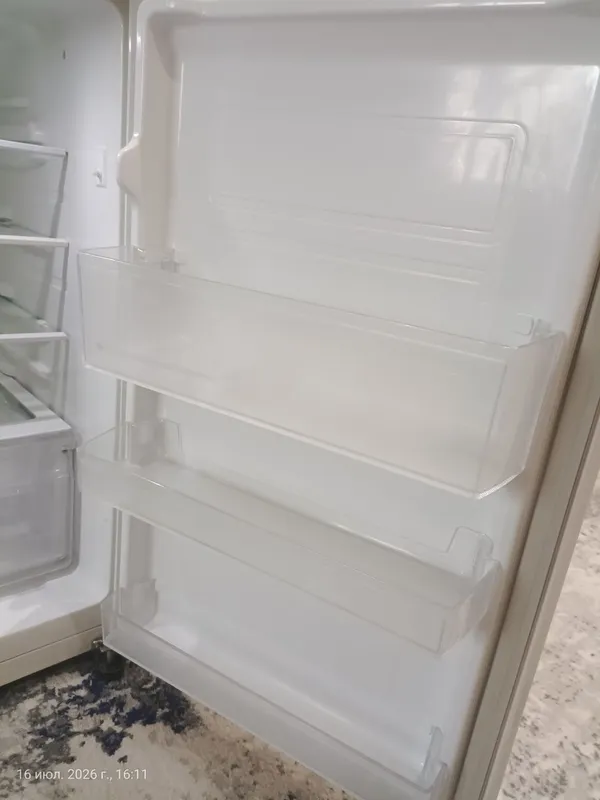 Продам холодильник Samsung RT20HAR3DWW 3
