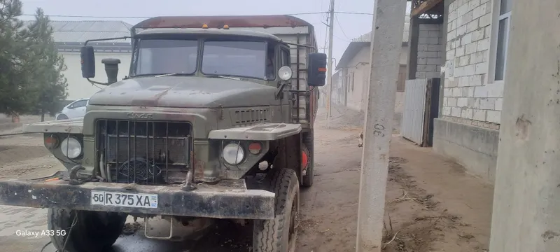 Ural 375 samasval