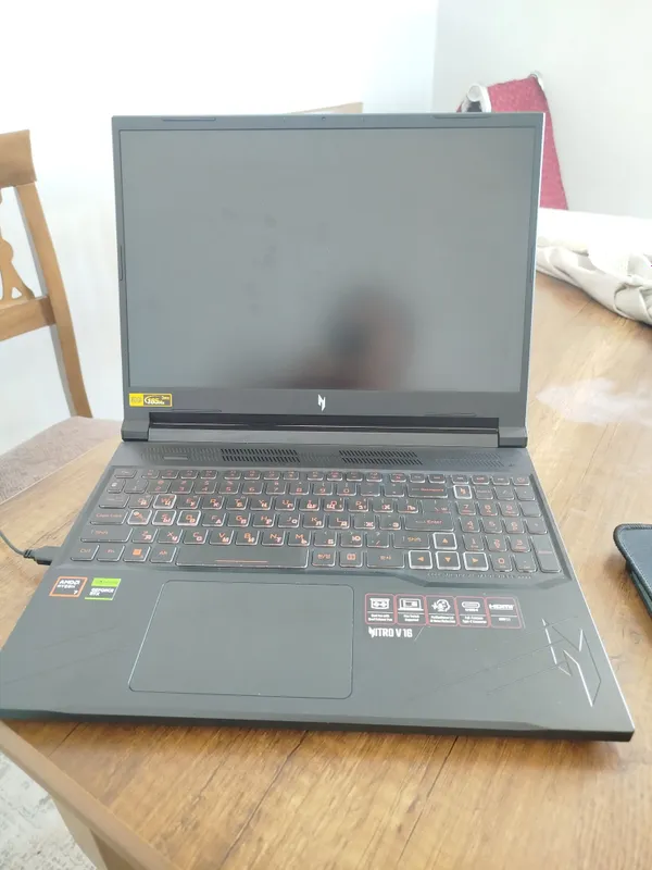 Acer nitro v 16 RTX 40/50 8gb Acer nitro v 16 RTX 40/50 8gb