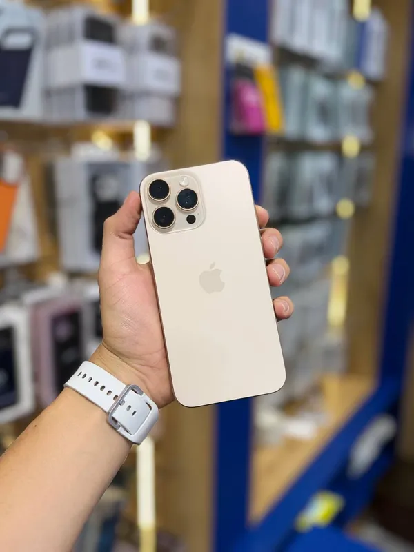 iPhone 16 Pro Max iPhone 16 Pro Max