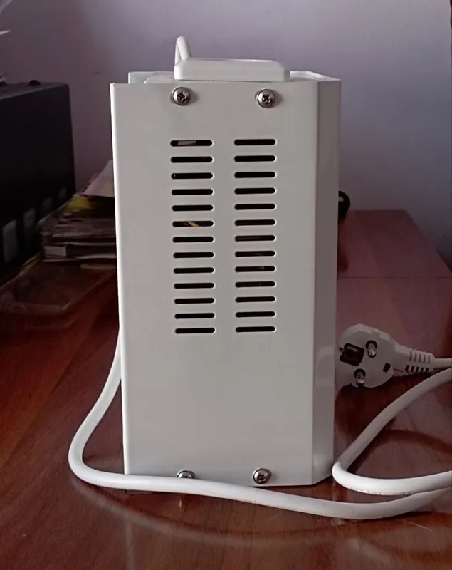 стабилизатор 1000VA 5