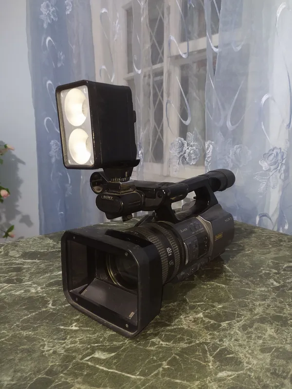 Sony видео камера PD175 мадель — фото 2