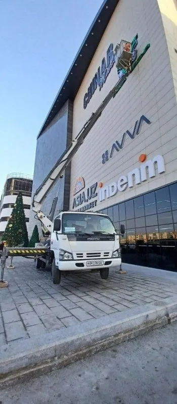 Услуги автовышки ISUZU 24/7 2 Услуги автовышки ISUZU 24/7 2
