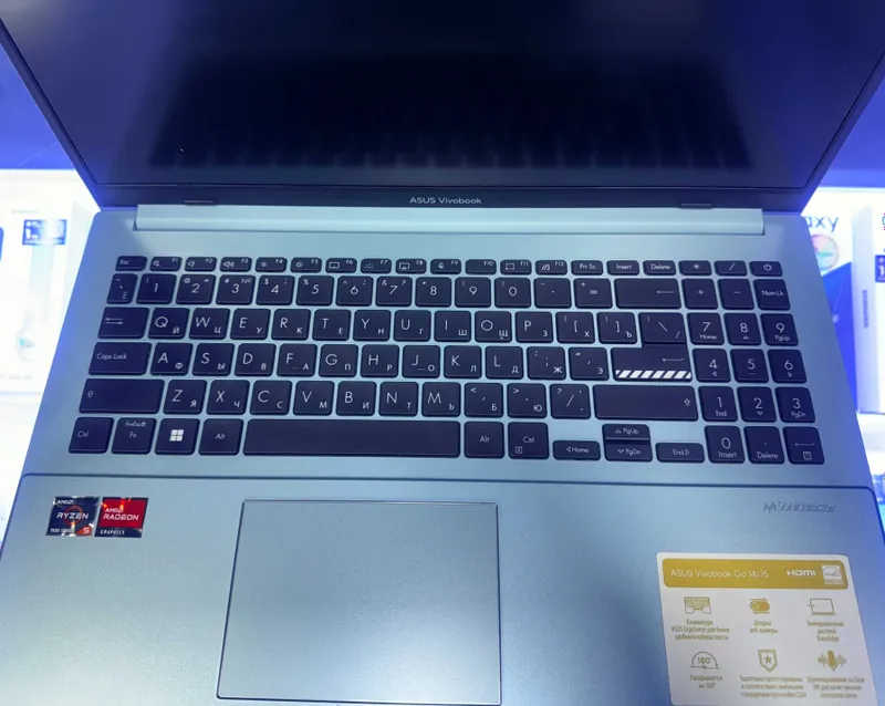 Ноутбук Asus Vivobook 15.6" IPS, RYZEN 5-7520U, DDR5 16 GB, SSD 512 GB — фото 3