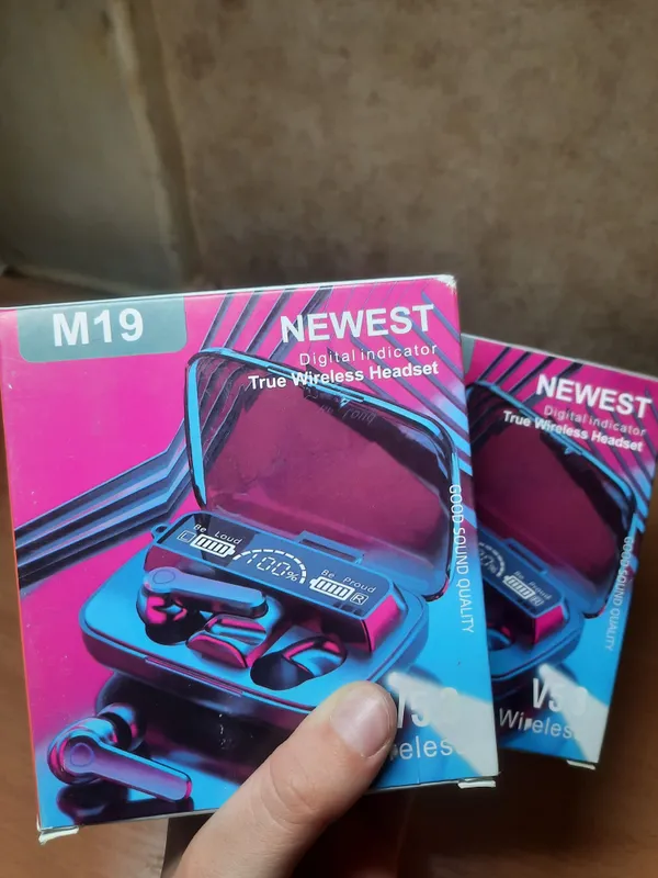 AirPods M19