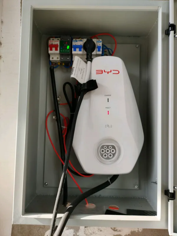 Elektromobil uchun zaryadlash qurilmasini o‘rnatish