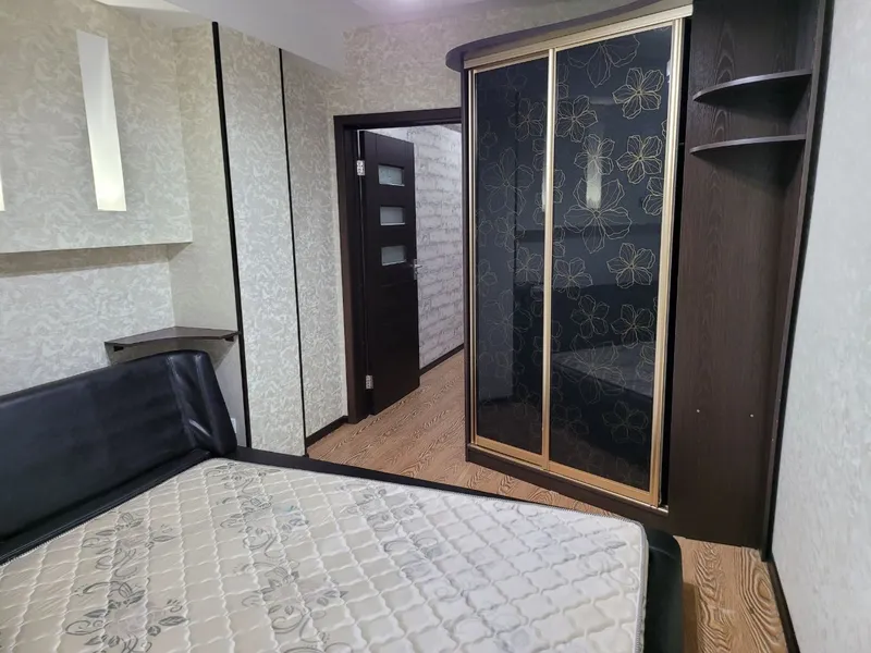 Сдаю евролюкс 4/4/12 метроКосмонавтов 100м² — фото 2