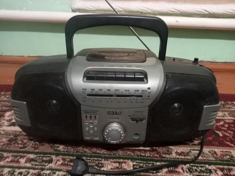 Магнитола Sanyo японоя