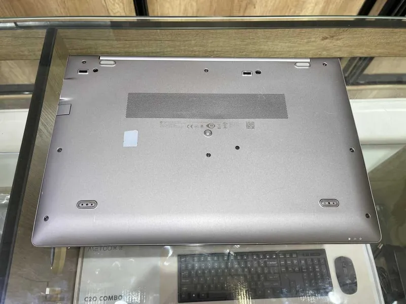 HP ZBook 15u Intel Core i7-8650U, 16 GB tezkor xotira, 256 GB SSD 7 HP ZBook 15u Intel Core i7-8650U, 16 GB tezkor xotira, 256 GB SSD 7