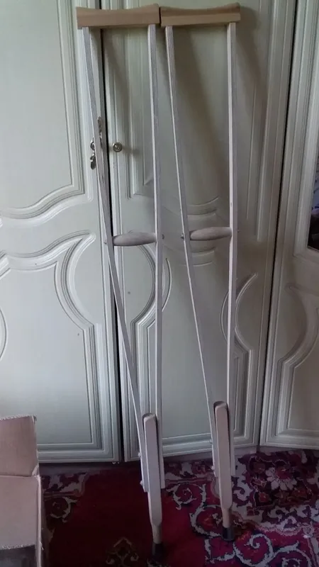 Xassa tekin uyda turibdi.
