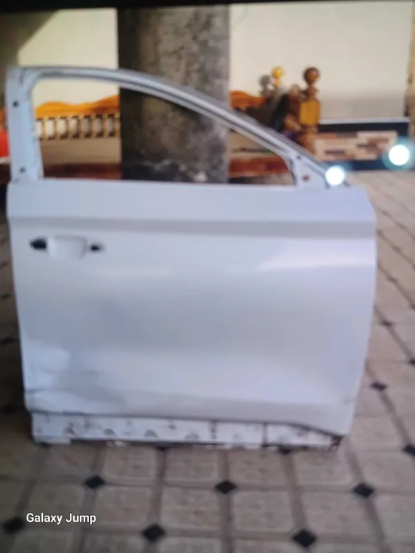 Передняя правая дверь BYD chempion.