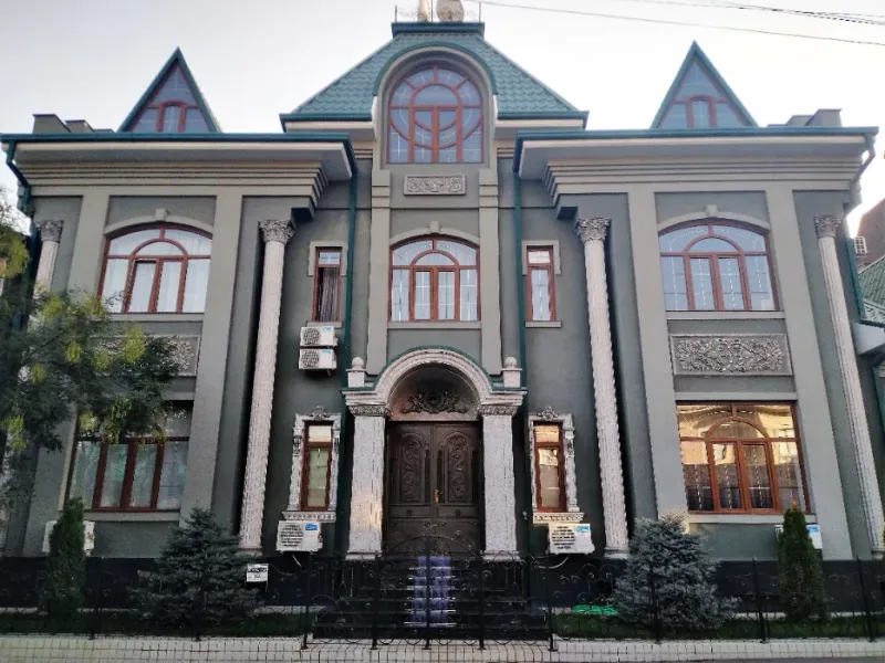 Продается шикарный дом в Яккасарайском районе