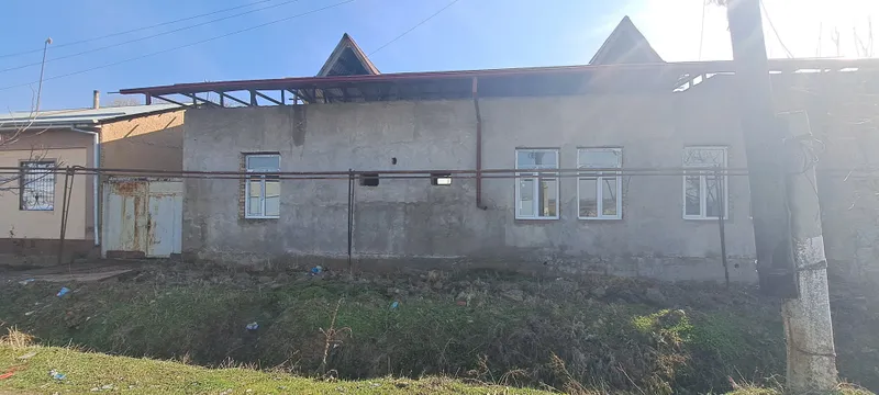Ховли сотилади 13 сотик 5 хона Абдурахмоновда