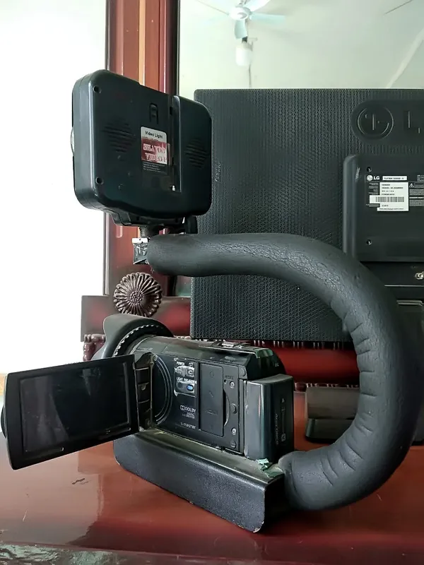 SONY HDR-PJ580 — Projektorli Videokamera! — фото 1