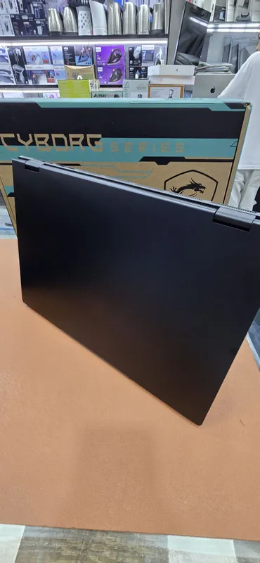 MSI Cyborg 15 (B2RWEKG-066XKR 2