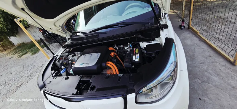 Электро кроссовер KIA 8 Электро кроссовер KIA 8