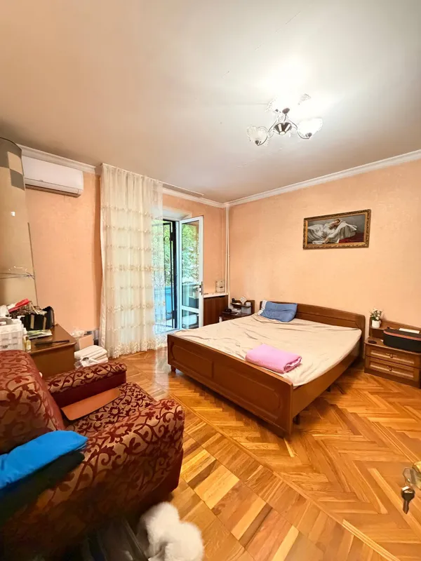 SHOSHILINCH ta’mirlangan shinam 4 xonali, TSUM, top lokatsiya 4
