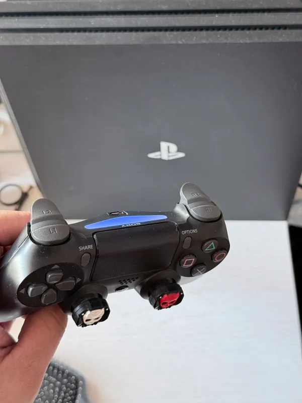 PS4 Pro 2 TB (Original) 1