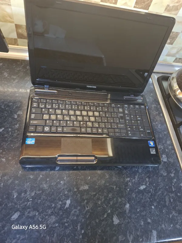 Toshiba noutbuki sotiladi 2 Toshiba noutbuki sotiladi 2