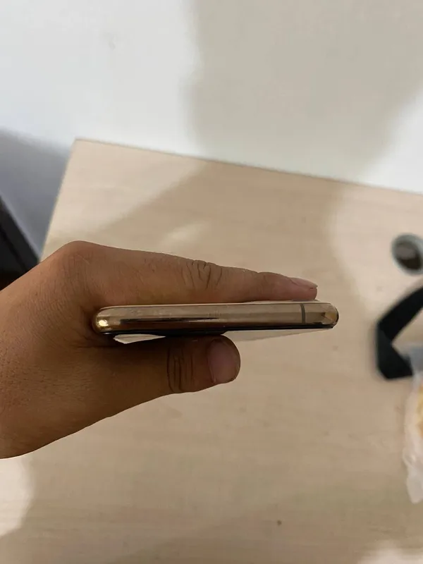 Продаётся iPhone 11 Pro Max 5