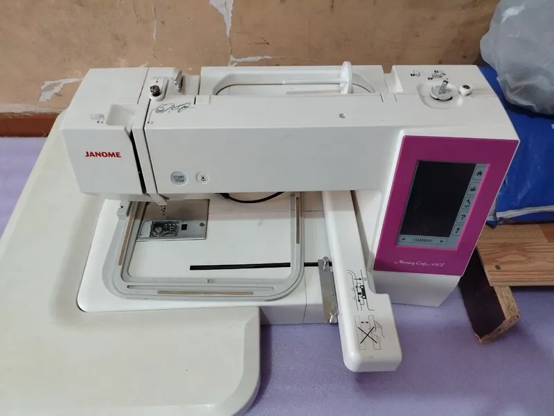 Janome 450e vishipka tikuv mashinkasi — фото 2