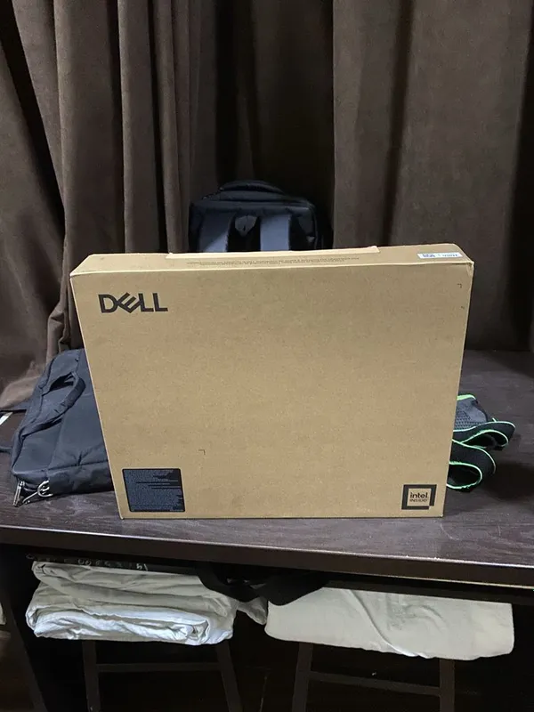 Dell Pro 15 Essential karobka