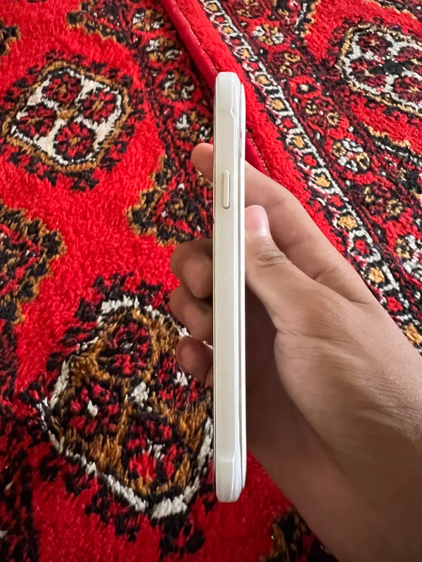 Samsung j1 oq rang ekran ishlamaydi — фото 1
