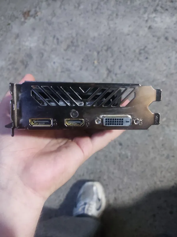 Gigabyte GTX 1650 4gb 5 Gigabyte GTX 1650 4gb 5