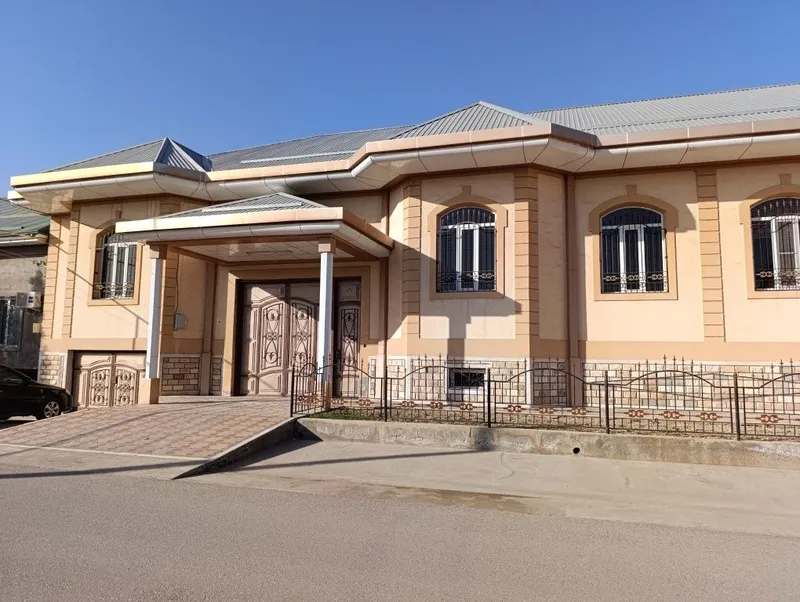 Qarshi shahar Aralovulda Erkatoy bogʻcha roʻparasi