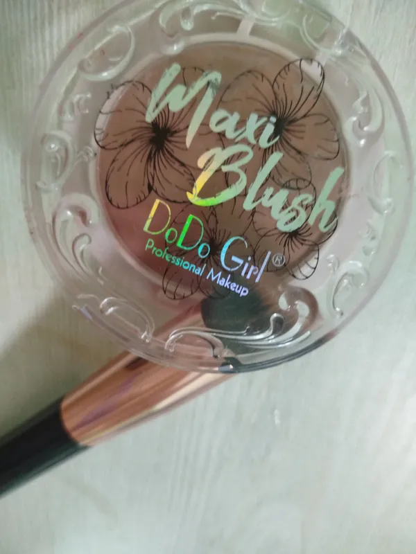 Румяна "Maxi Blush" 3