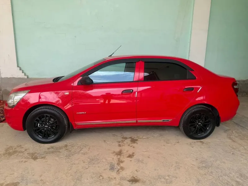 Cobalt 1-pozitsiya sotiladi 2013yil,5800$ ga.Telefon qisela kelishamiz 3