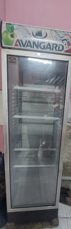 avangard vetrina xolodilnik