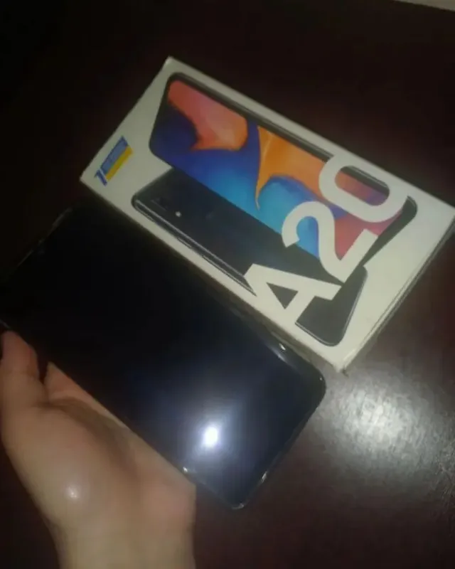 Samsung A 20 — фото 1
