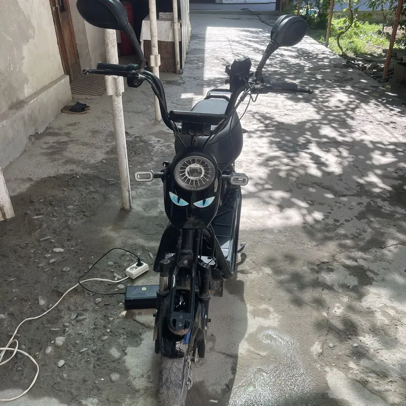 Skuter sport moped 2