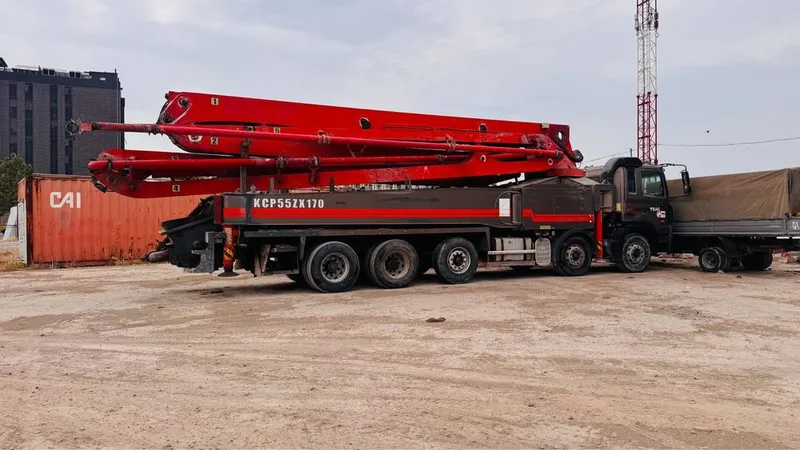 Бетононасос HYUNDAI TRAGO KCP55ZX170 2