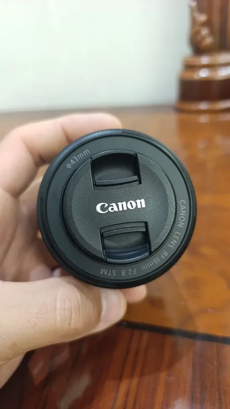 Обектив Canon 16mm 2.8